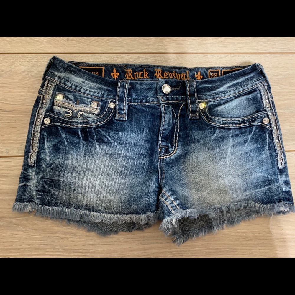 Rock Revival Raven Shorts Size 28